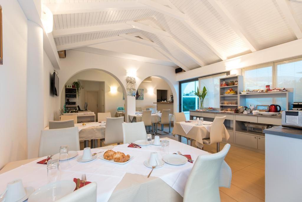 Bed & Breakfast Pino Подстрана Екстериор снимка