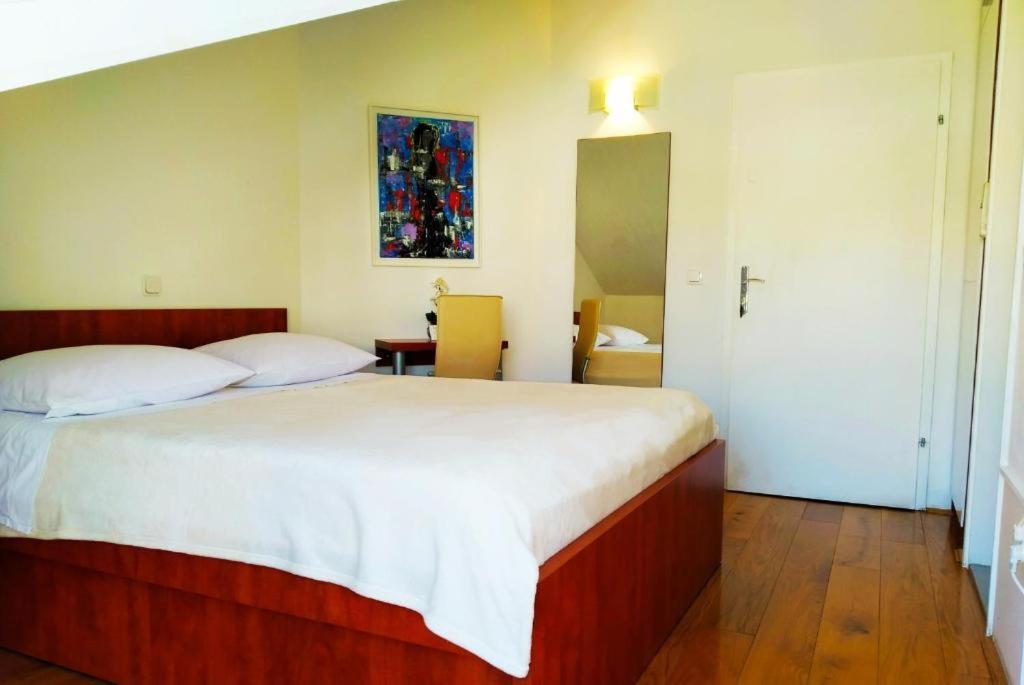 Bed & Breakfast Pino Подстрана Стая снимка